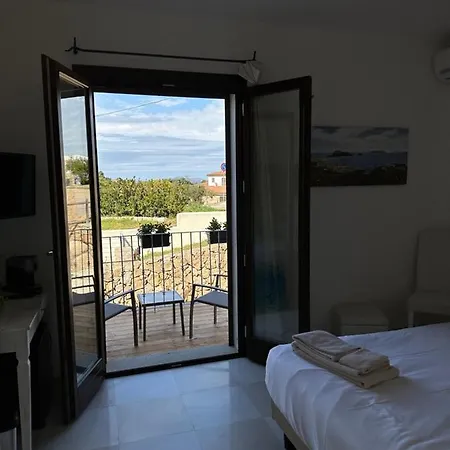 The Square Depandance Bed & Breakfast