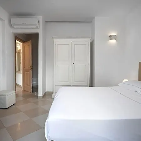 Oda ve Kahvaltı The Square Depandance 4*